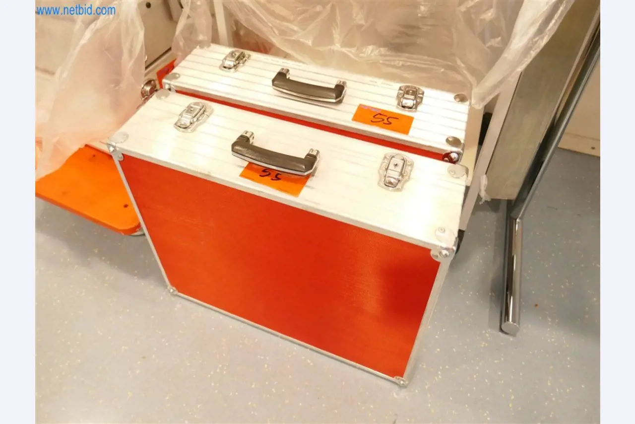 Equipamiento clínico en buen estado-2