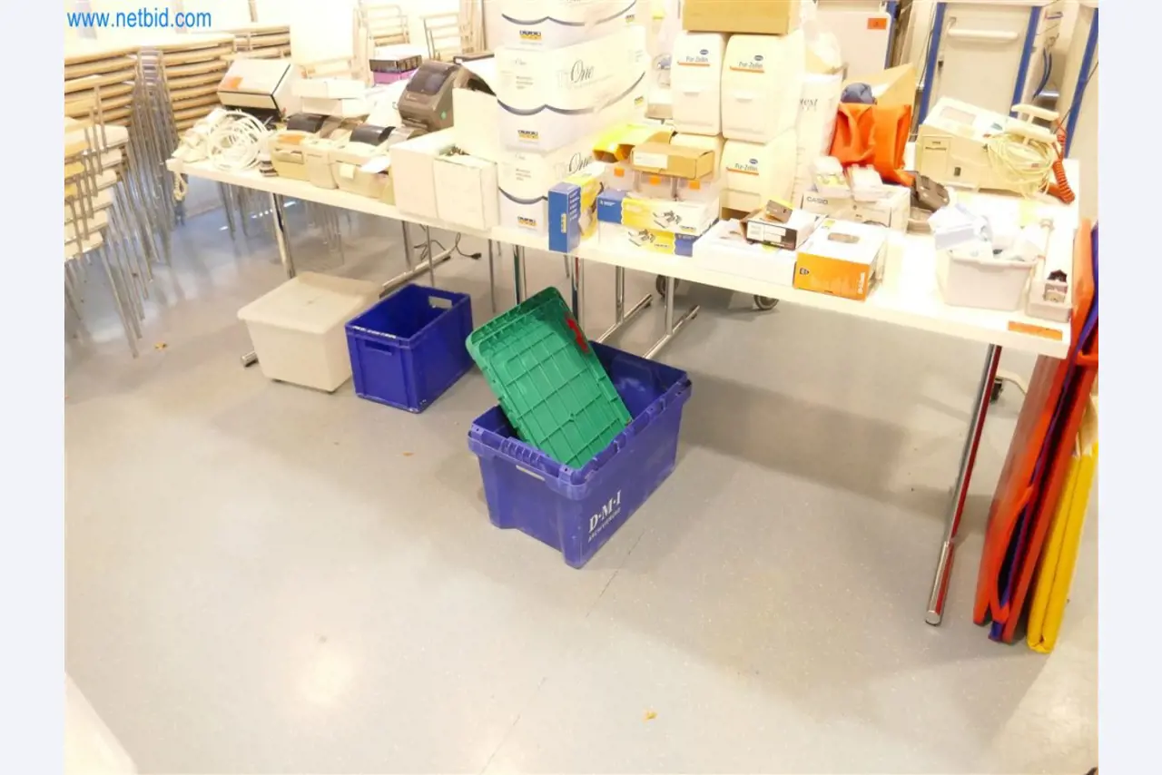 Equipamiento clínico en buen estado-1