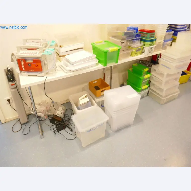 Equipamiento clínico en buen estado-3