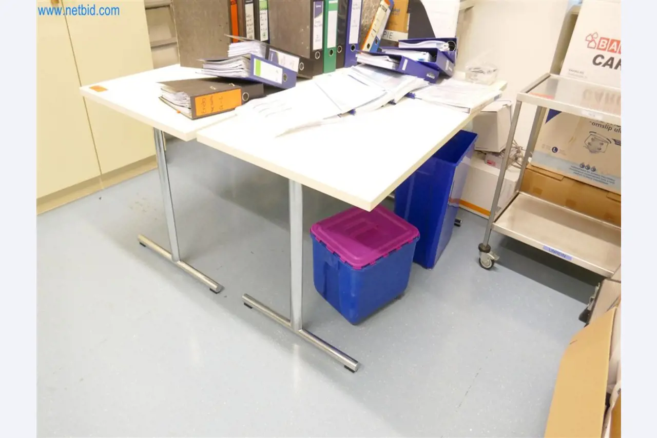 Equipamiento clínico en buen estado-1