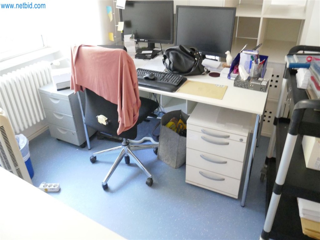 Equipamiento clínico en buen estado-2