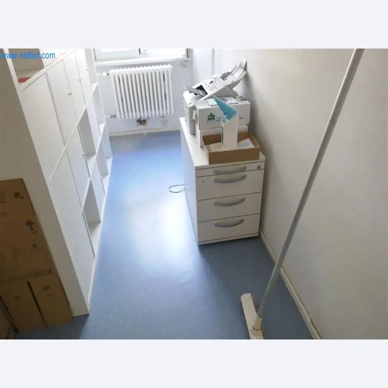 Equipamiento clínico en buen estado-4