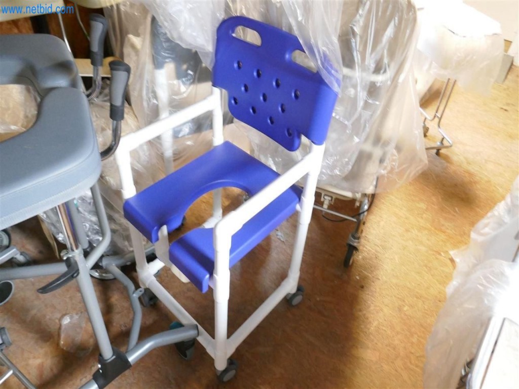 Equipamiento clínico en buen estado-12