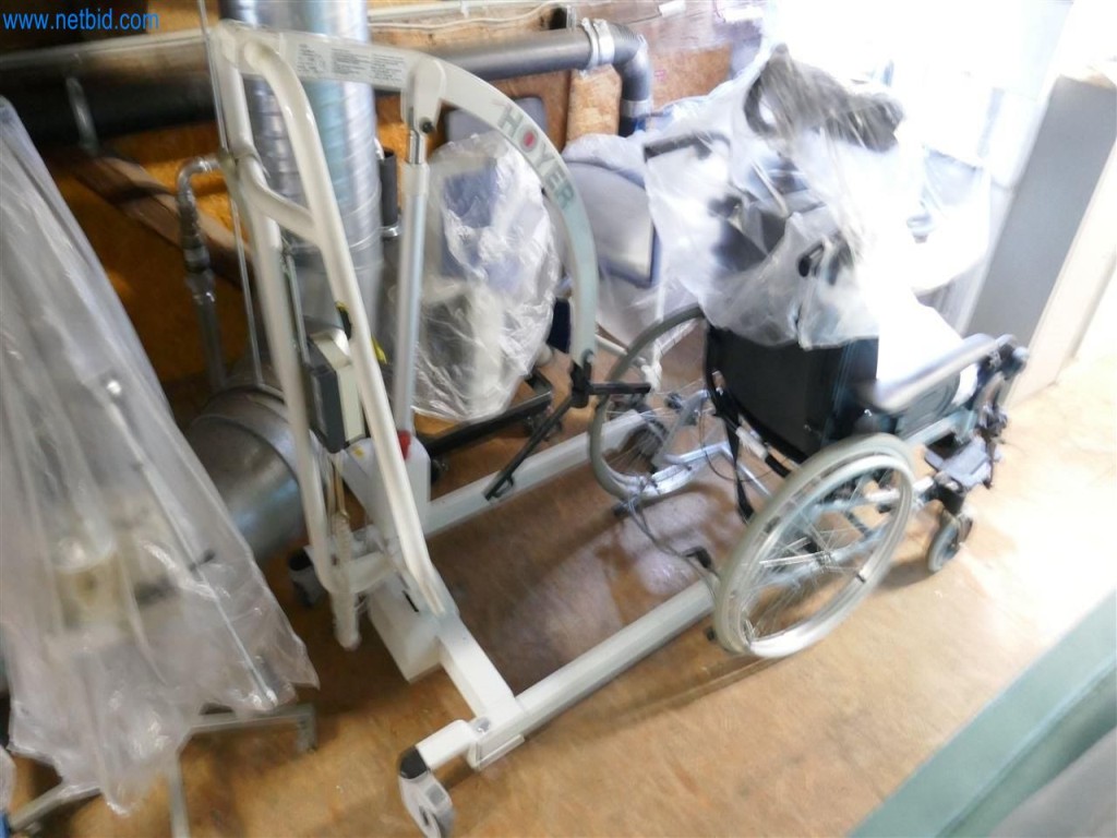 Equipamiento clínico en buen estado-6