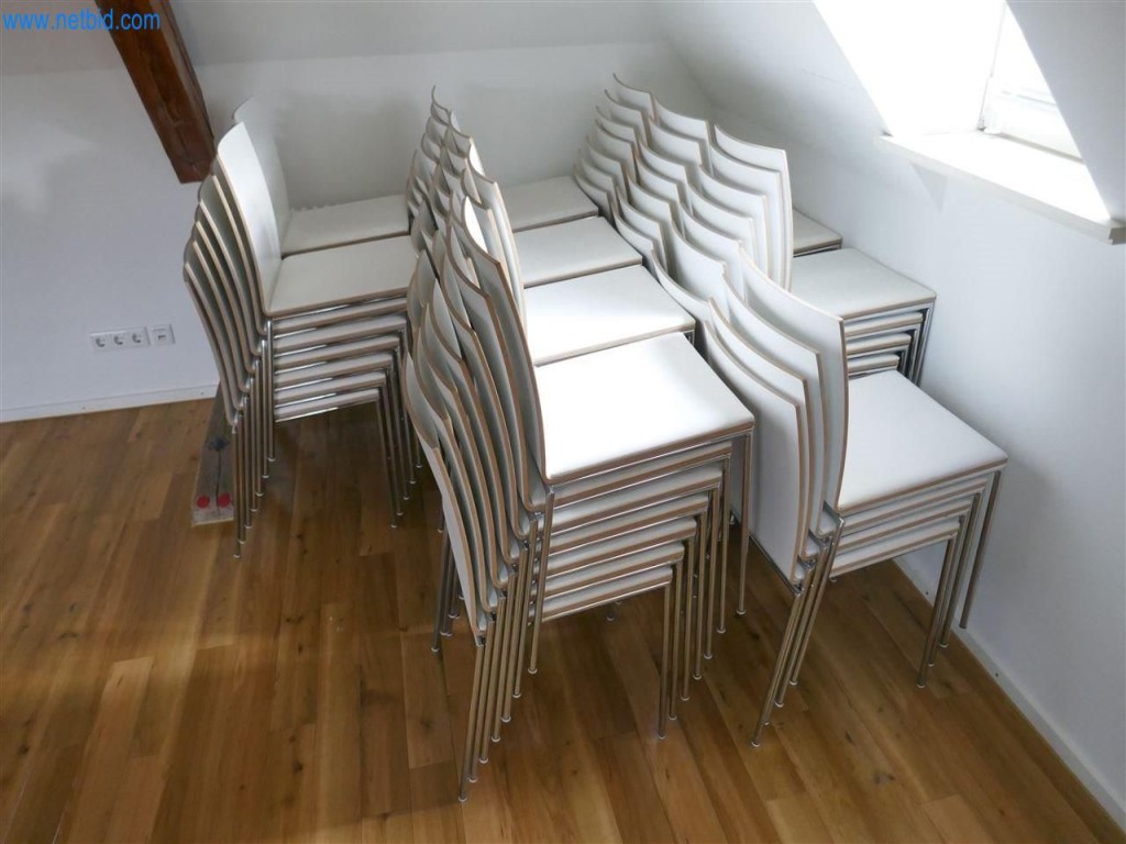 Equipamiento clínico en buen estado-1