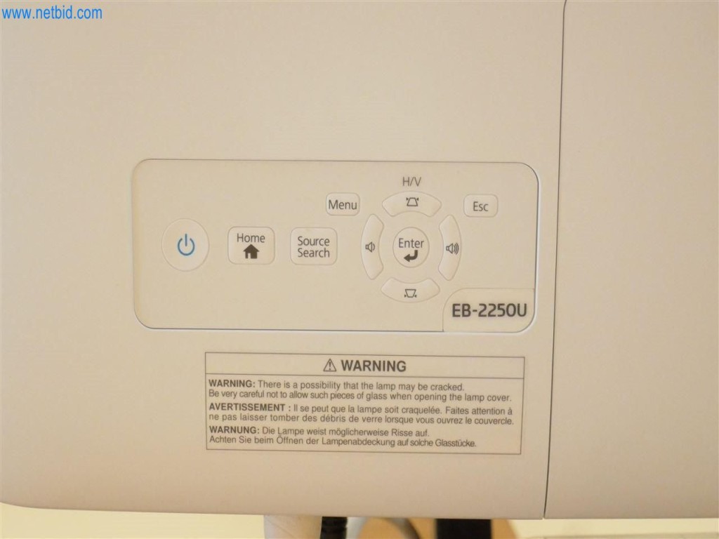 Equipamiento clínico en buen estado-2