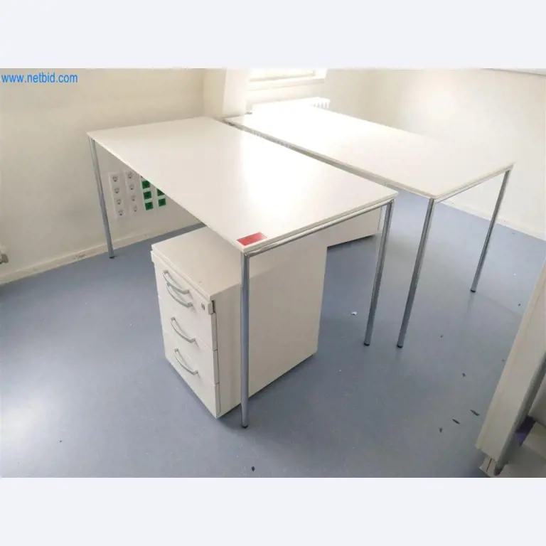 Equipamiento clínico en buen estado-1