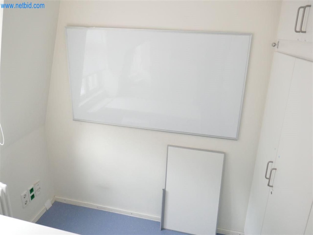 Equipamiento clínico en buen estado-3