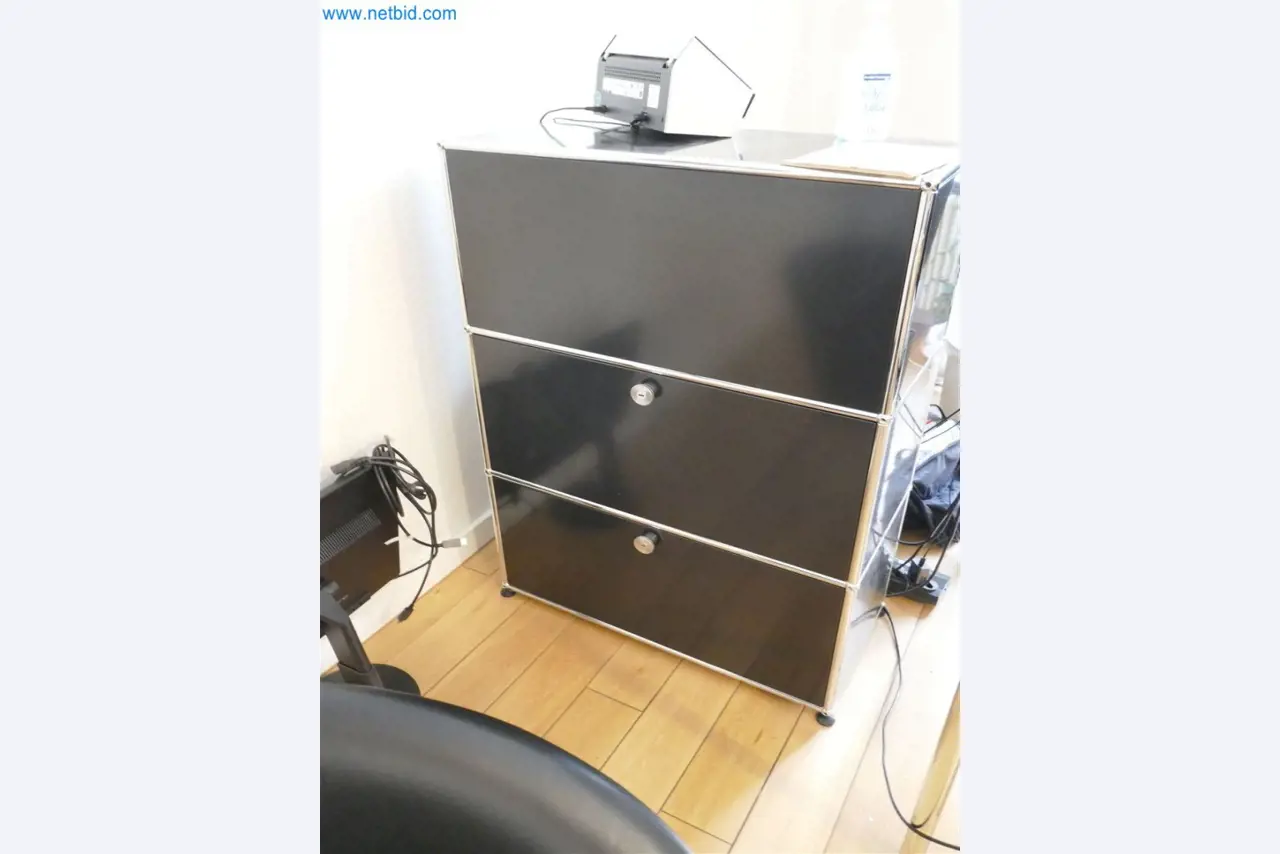 Equipamiento clínico en buen estado-2