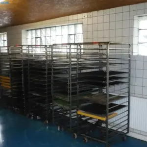 8 Wózek ze stelażem