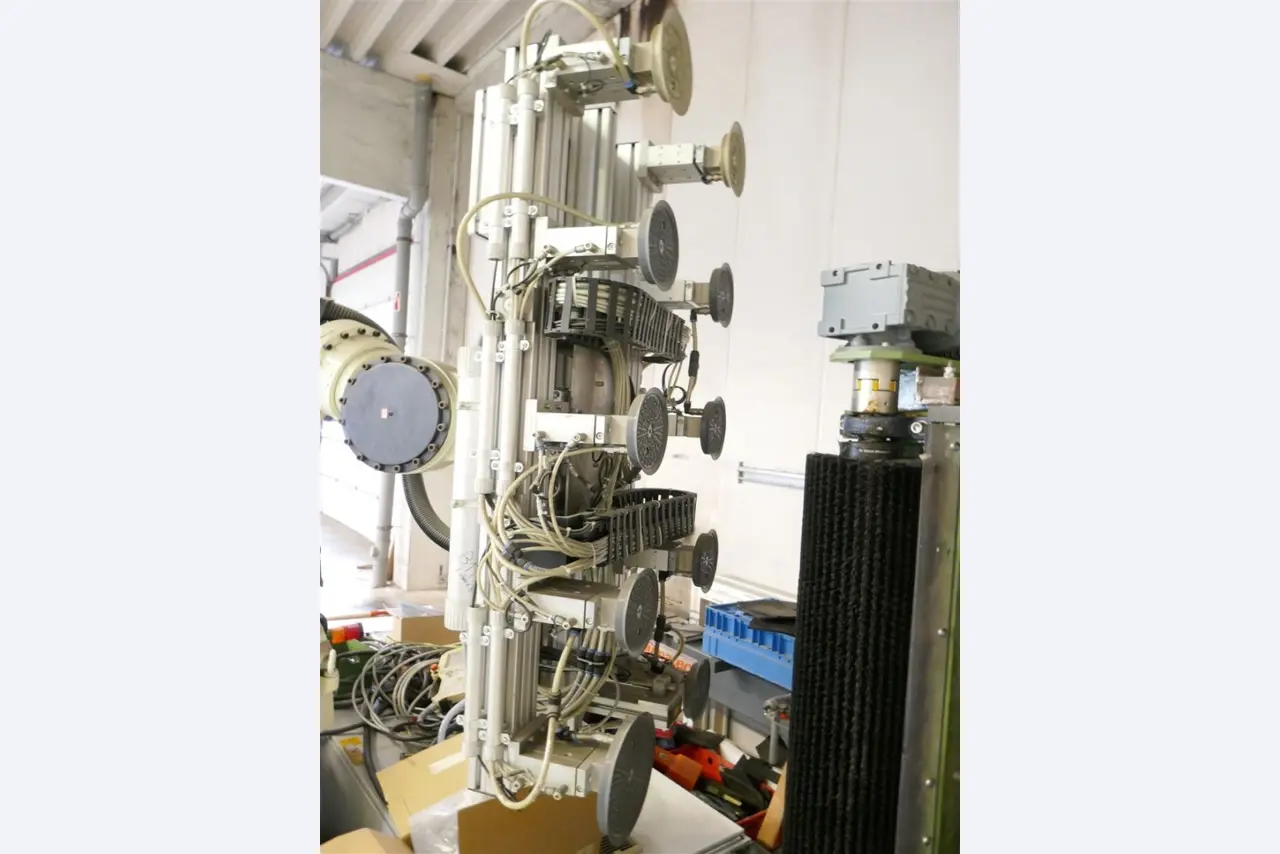 Stroje, zařízení, dlouhodobý majetek a oběžná aktiva výrobce oken-1