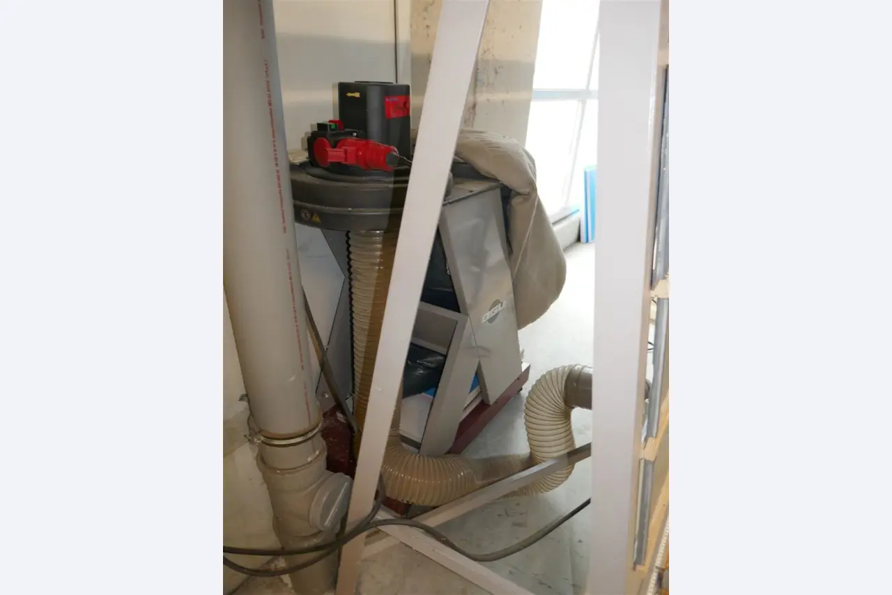 Máquinas, equipamento, activos fixos e activos correntes de um fabricante de janelas-3