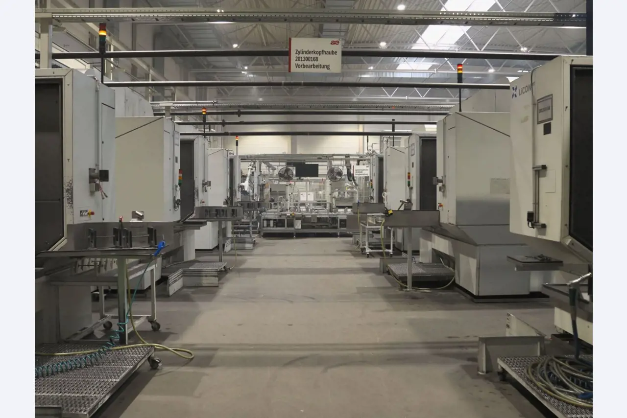 ae group - Melting store, Aluminum die casting machines 6,600 - 35,000 kN, Mechanical processing-2