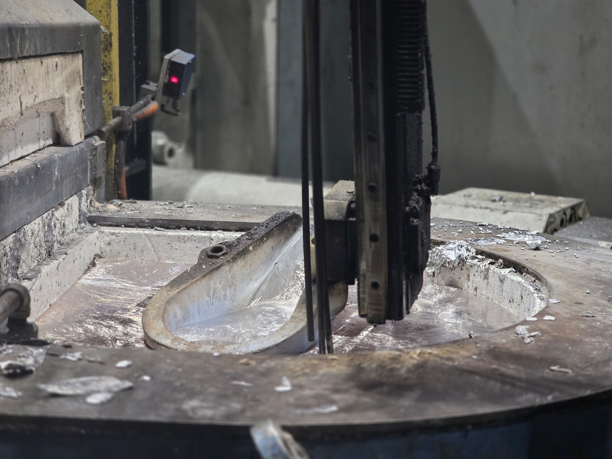 ae group - Melting store, Aluminum die casting machines 6,600 - 35,000 kN, Mechanical processing-18