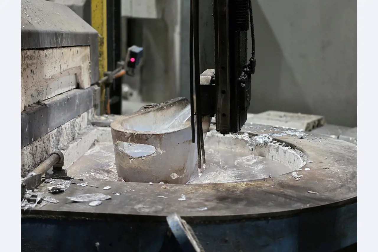 ae group - Melting store, Aluminum die casting machines 6,600 - 35,000 kN, Mechanical processing-19