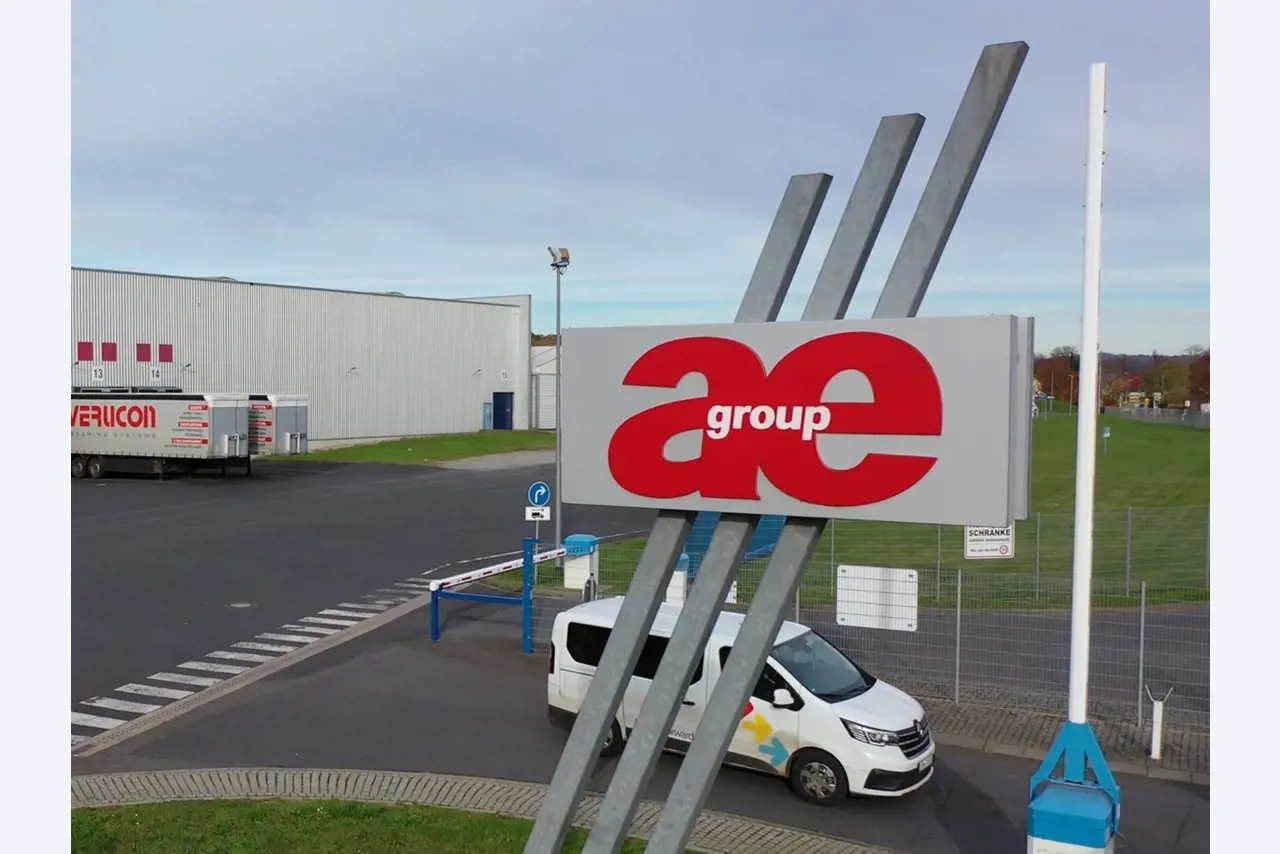 ae group - Melting store, Aluminum die casting machines 6,600 - 35,000 kN, Mechanical processing-22