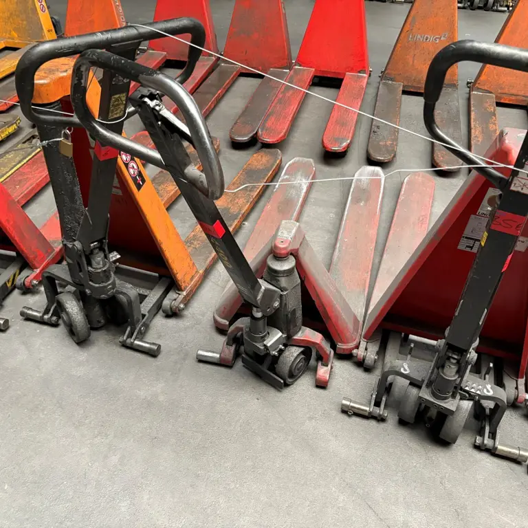 Scissor Lift Truck