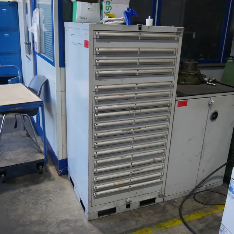 Cabinet with Telescopic Drawers