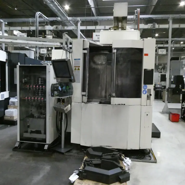 CNC Machining Center (Makino 12) Makino a61nx