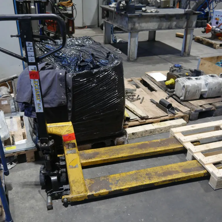 Scissor lift trucks (20)