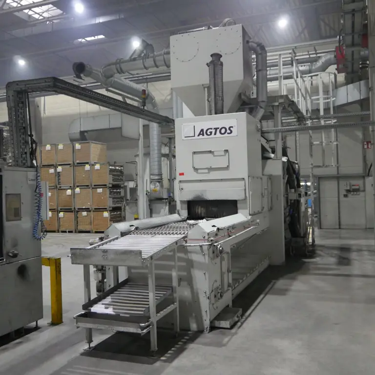 Centrifugal wheel continuous blasting machine with wire mesh conveyor belt Sinto Agtos BS 08-04-07-3.6-08-11