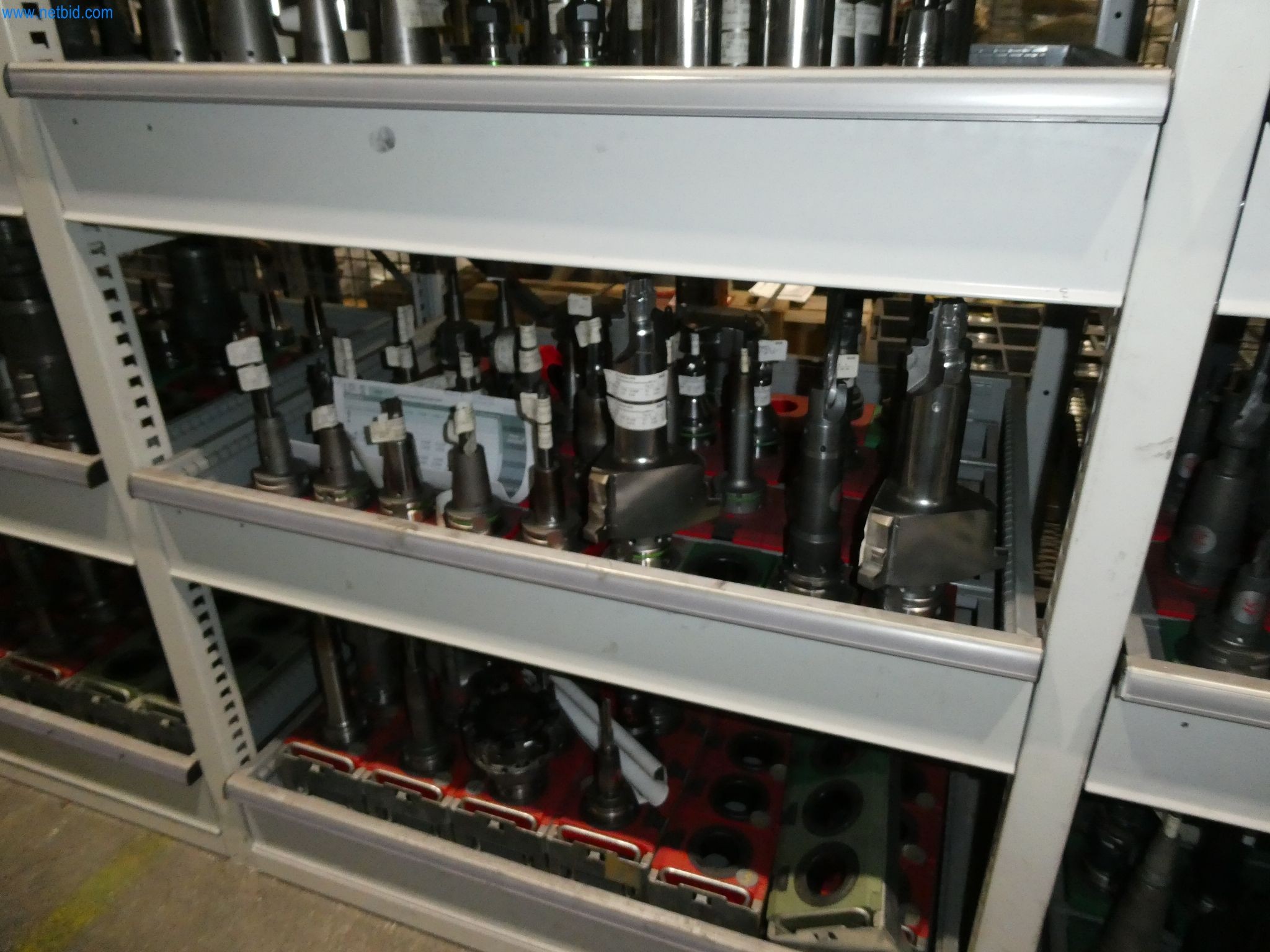 ae group - Installations et machines destinées à la fabrication de pièces moulées sous pression en métaux légers (groupe motopropulseur et pièces structurelles) - ENCHÈRES-13
