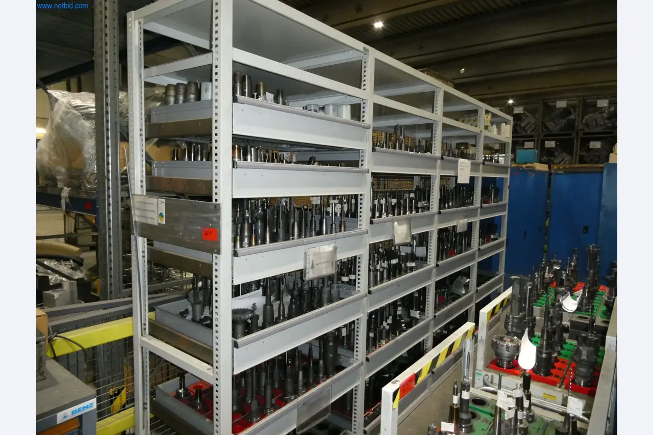 ae group - Installations et machines destinées à la fabrication de pièces moulées sous pression en métaux légers (groupe motopropulseur et pièces structurelles) - ENCHÈRES-17