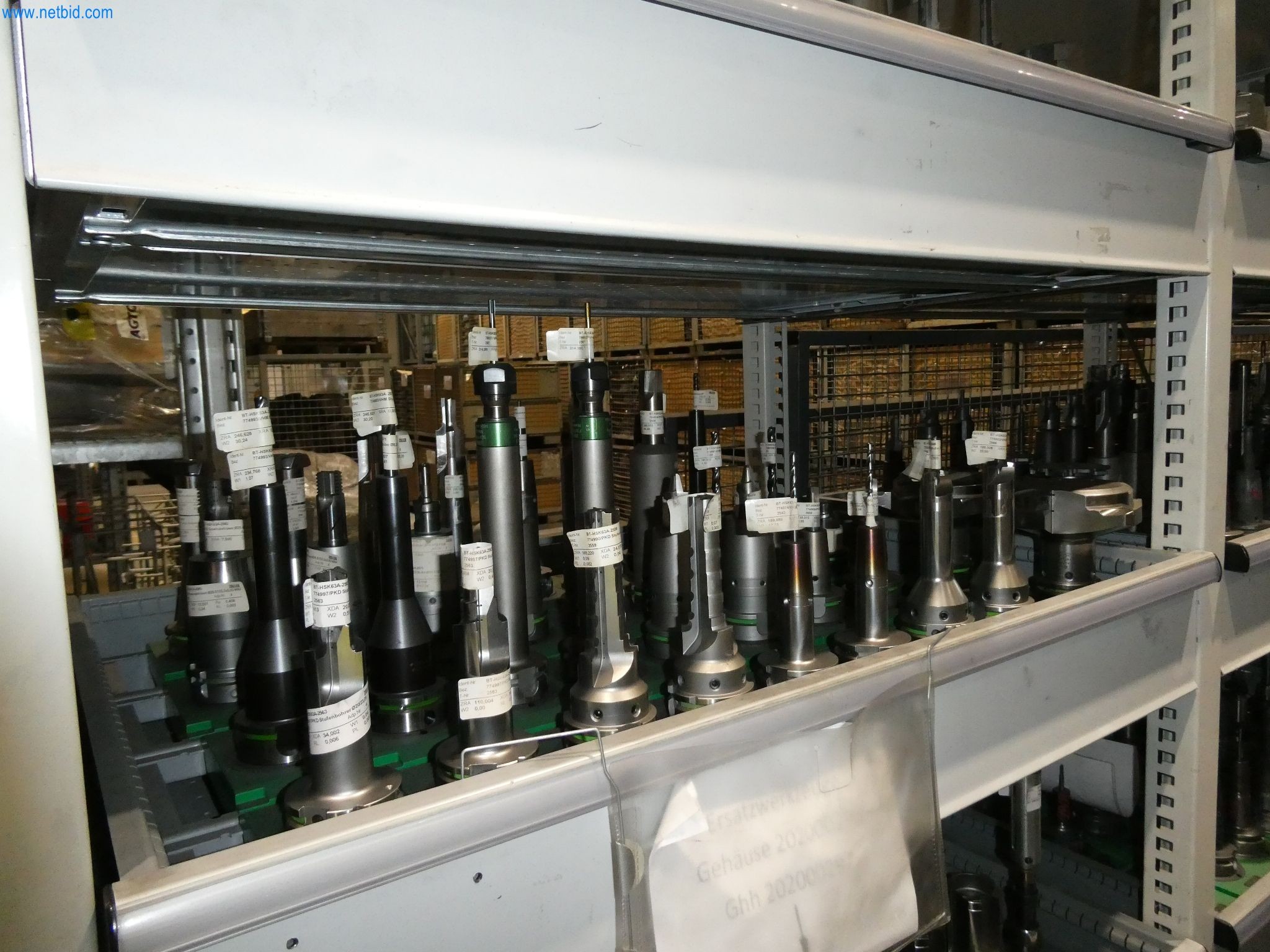 ae group - Installations et machines destinées à la fabrication de pièces moulées sous pression en métaux légers (groupe motopropulseur et pièces structurelles) - ENCHÈRES-18