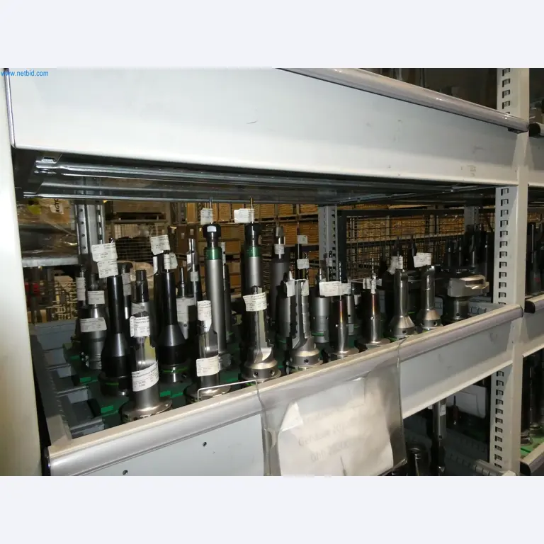 ae group - Installations et machines destinées à la fabrication de pièces moulées sous pression en métaux légers (groupe motopropulseur et pièces structurelles) - ENCHÈRES-18