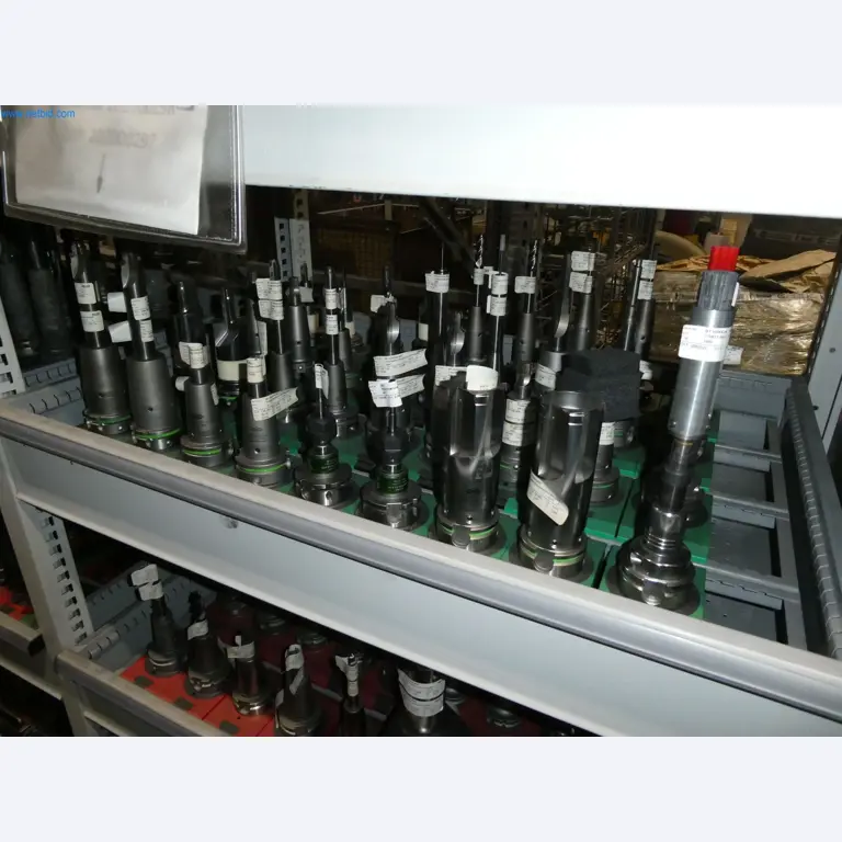 ae group - Installations et machines destinées à la fabrication de pièces moulées sous pression en métaux légers (groupe motopropulseur et pièces structurelles) - ENCHÈRES-24