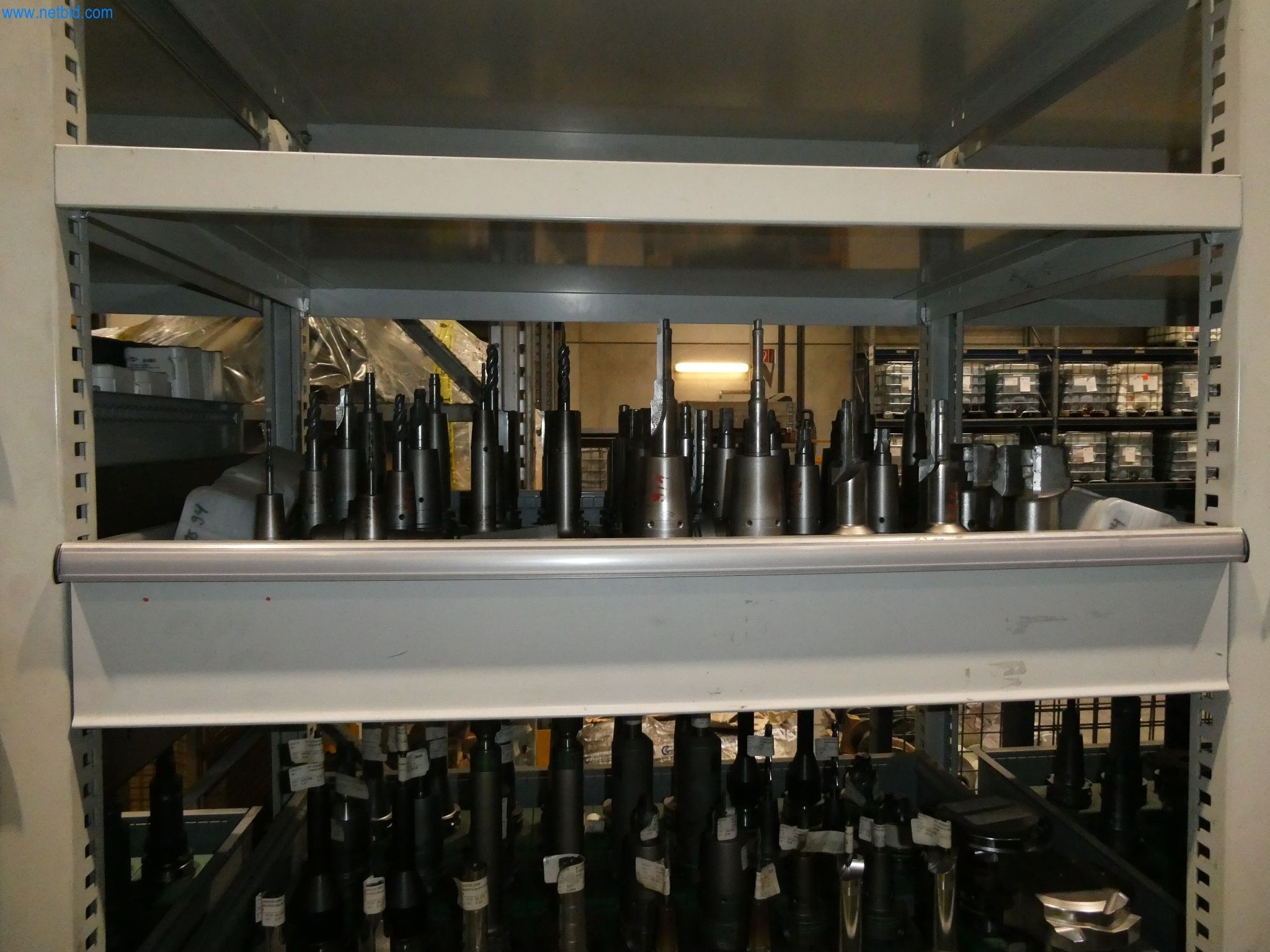 ae group - Installations et machines destinées à la fabrication de pièces moulées sous pression en métaux légers (groupe motopropulseur et pièces structurelles) - ENCHÈRES-4