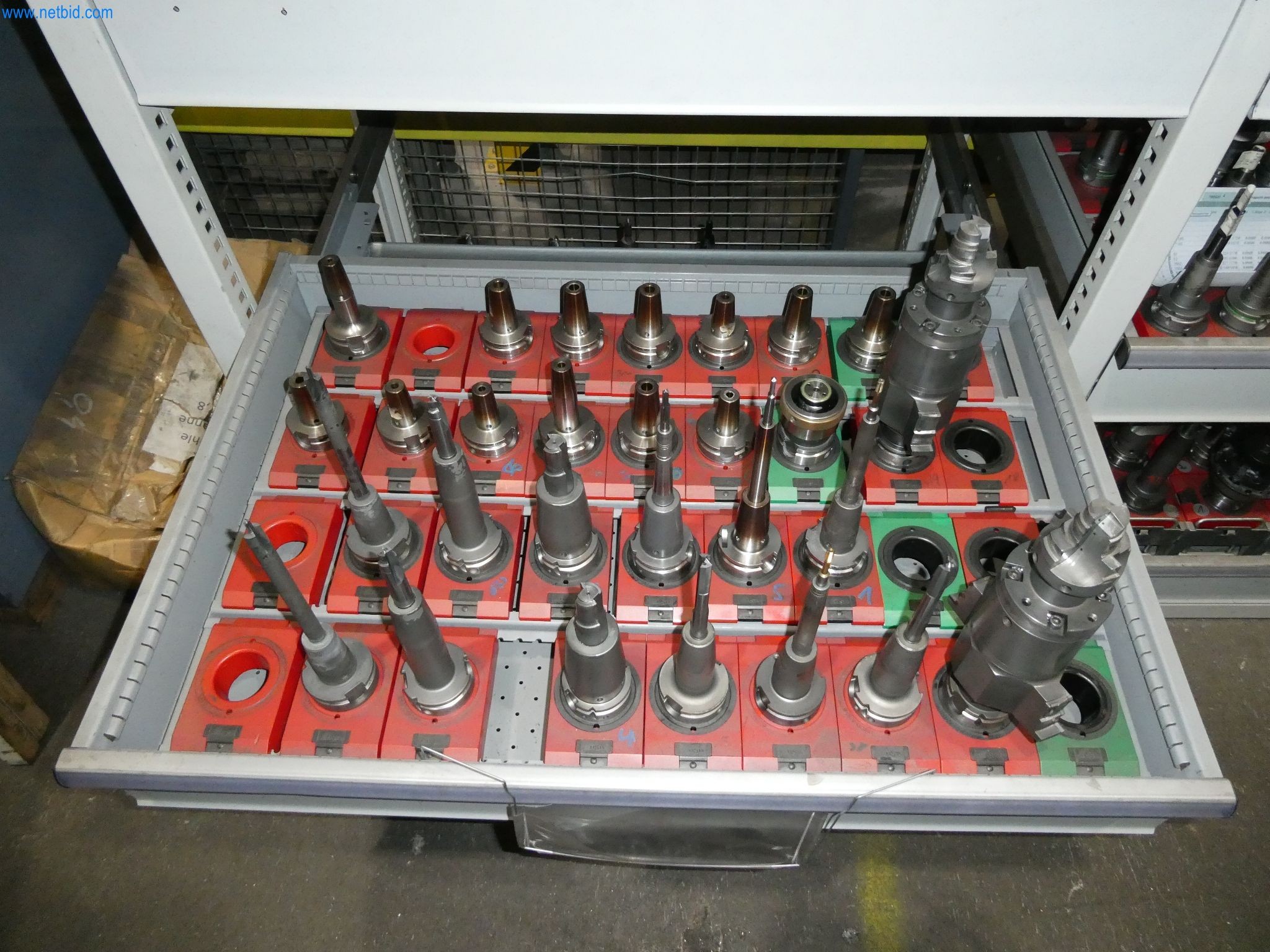 ae group - Installations et machines destinées à la fabrication de pièces moulées sous pression en métaux légers (groupe motopropulseur et pièces structurelles) - ENCHÈRES-8