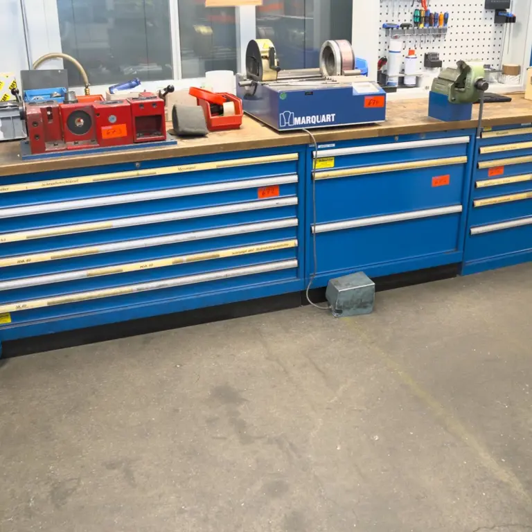 3 Telescopic-Drawer Cabinets