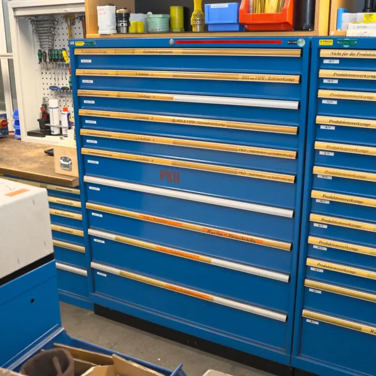 Cabinet with Telescopic Drawers