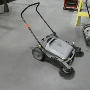 3 Floor Sweepers Kärcher KM70/2010