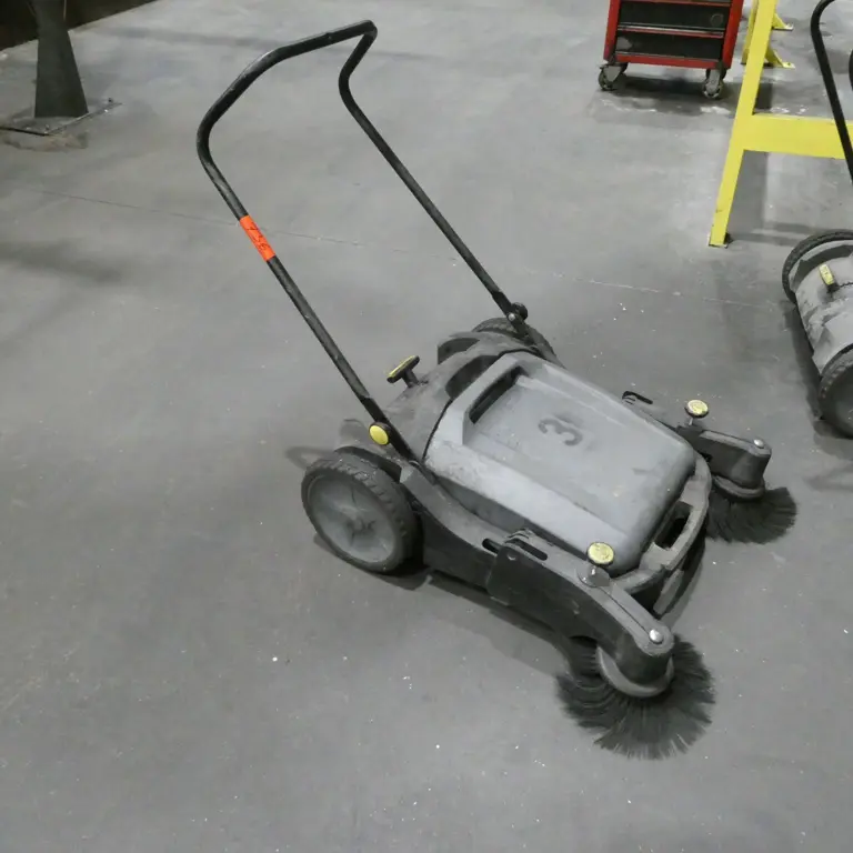 3 Floor Sweepers Kärcher KM70/2010