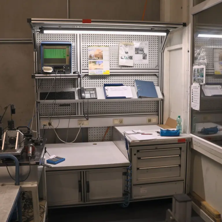 Test/Assembly Table (Mobile)