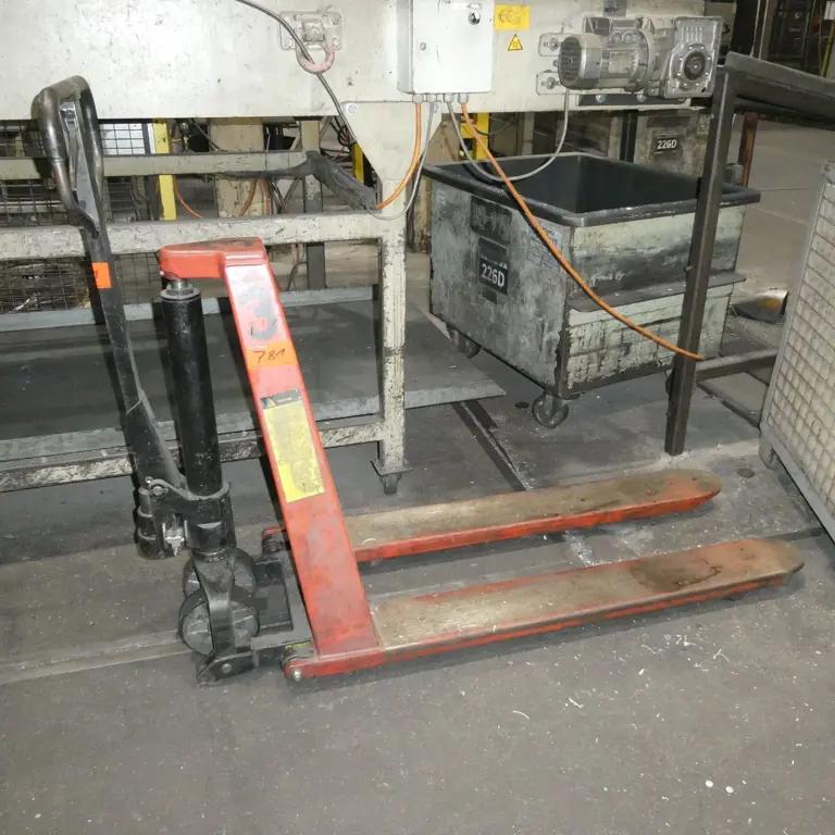 2 Scissor Lift Truck