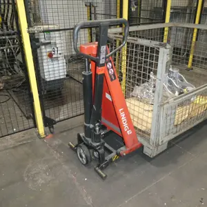 2 Scissor Lift Truck