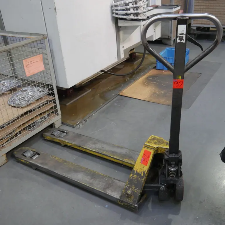 Pallet Jack (7) (To be released on October 30, 2026) Yale