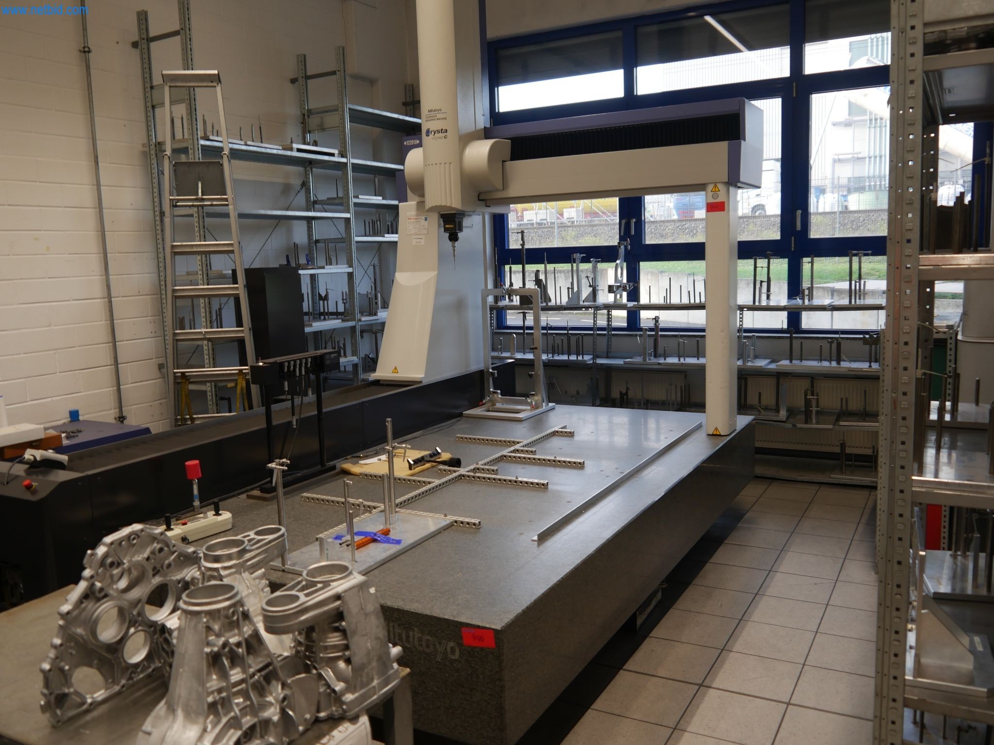ae group - Installations et machines destinées à la fabrication de pièces moulées sous pression en métaux légers (groupe motopropulseur et pièces structurelles) - ENCHÈRES-1