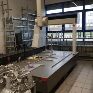 Máquina de medición de coordenadas 3D (averiada) Mitutoyo CRT-AC122010