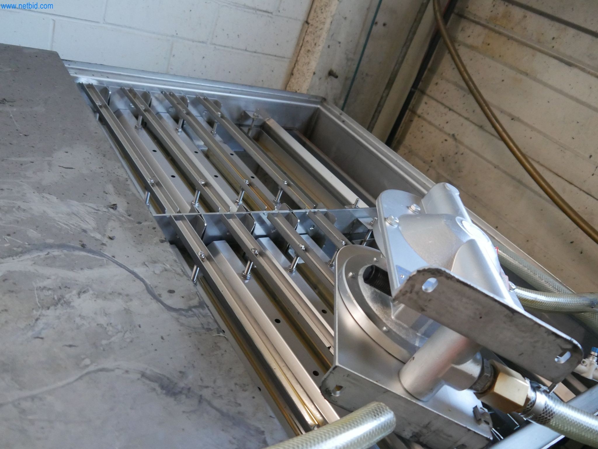 ae group - Installations et machines destinées à la fabrication de pièces moulées sous pression en métaux légers (groupe motopropulseur et pièces structurelles) - ENCHÈRES-12