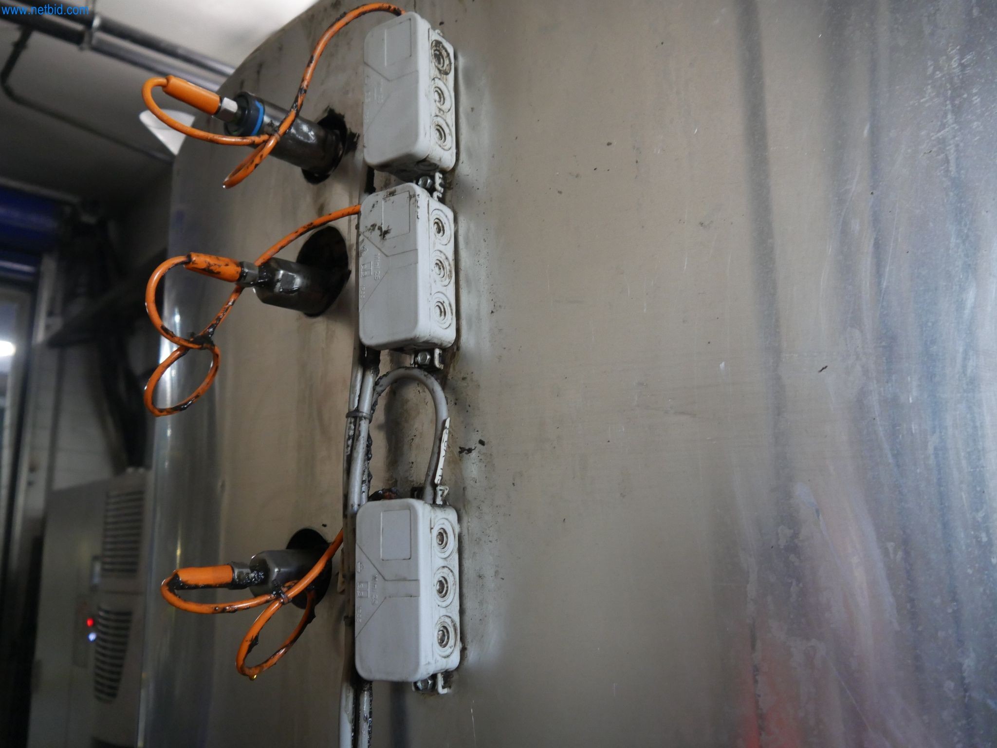 ae group - Installations et machines destinées à la fabrication de pièces moulées sous pression en métaux légers (groupe motopropulseur et pièces structurelles) - ENCHÈRES-9