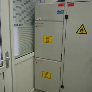 Armario para mercancías peligrosas (ácidos y bases) Köttermann