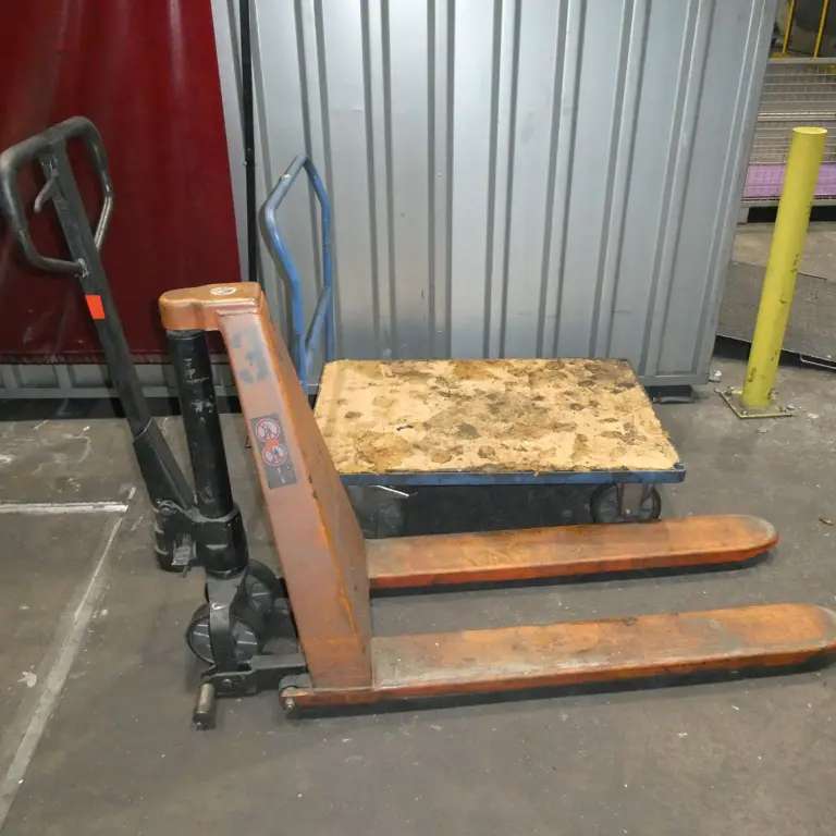 Pallet Jack (To be released on October 30, 2026) Lindig M23