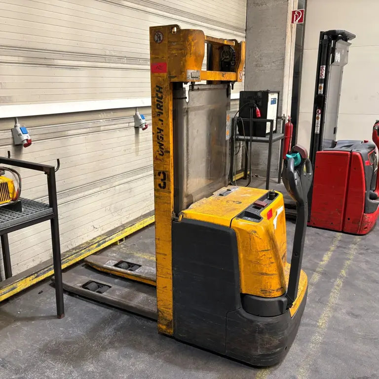Electric Drawbar High-Lift Pallet Truck Jungheinrich EJC 214