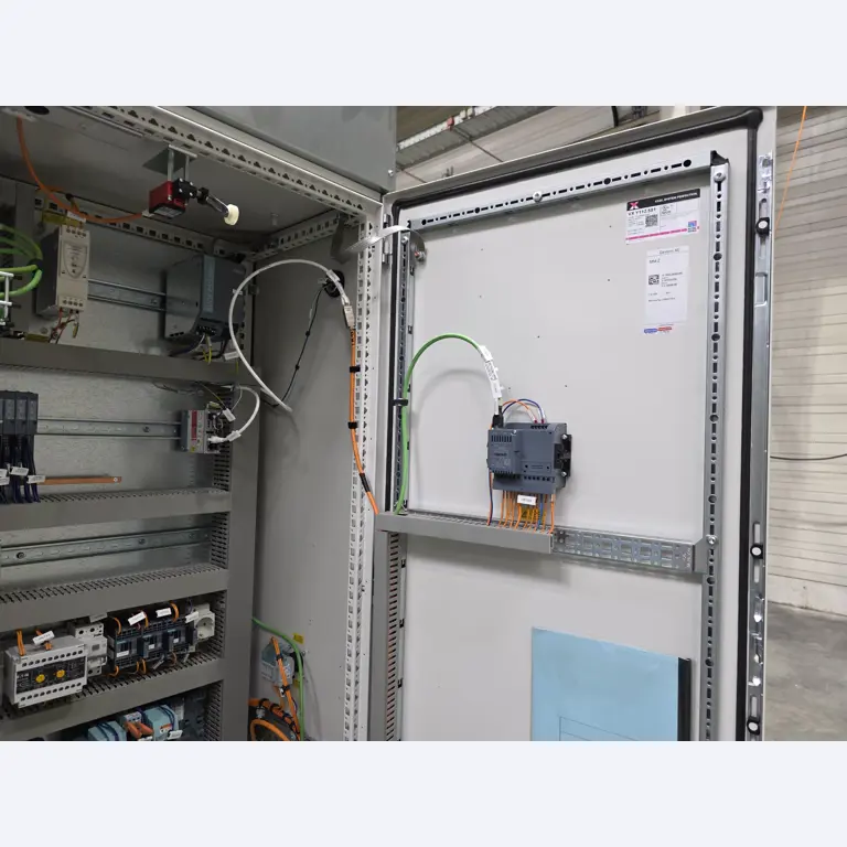 ae group - Installations et machines destinées à la fabrication de pièces moulées sous pression en métaux légers (groupe motopropulseur et pièces structurelles) - ENCHÈRES-18
