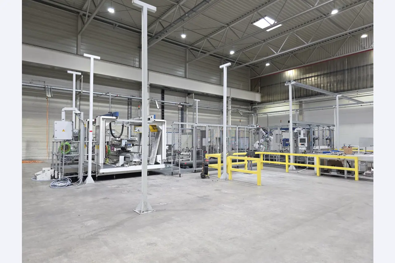 ae group - Installations et machines destinées à la fabrication de pièces moulées sous pression en métaux légers (groupe motopropulseur et pièces structurelles) - ENCHÈRES-1