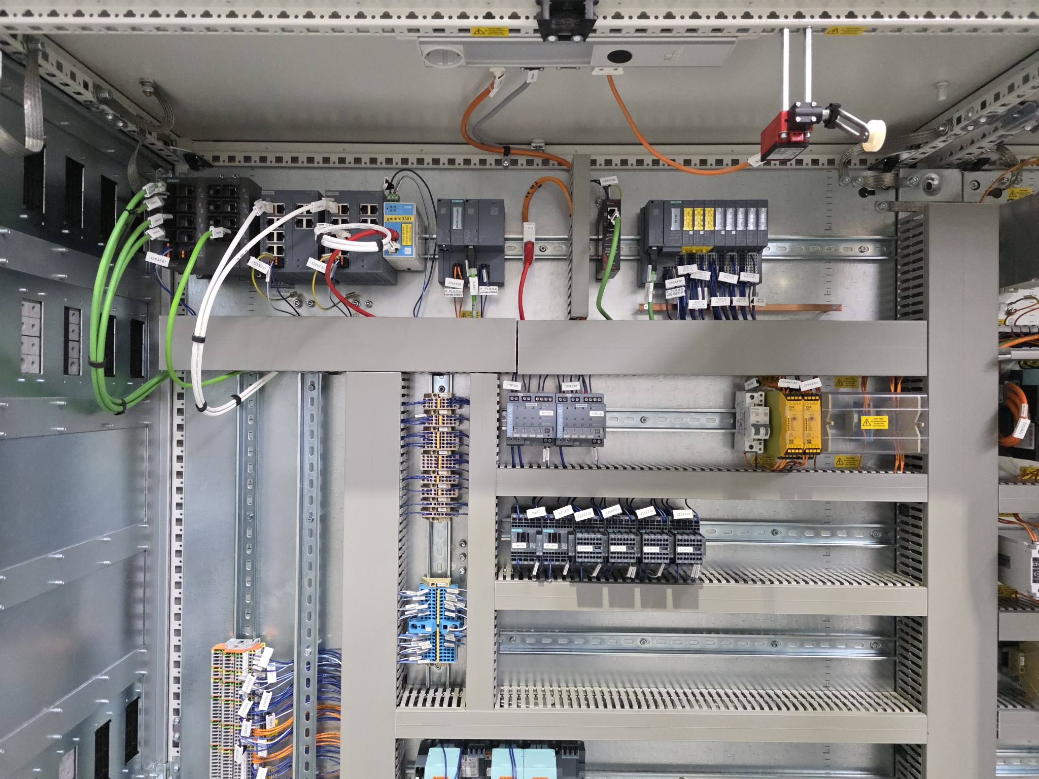ae group - Installations et machines destinées à la fabrication de pièces moulées sous pression en métaux légers (groupe motopropulseur et pièces structurelles) - ENCHÈRES-27